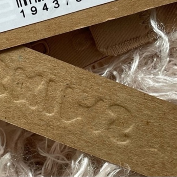 SKIMS LIGHTLY LINED WIRELESS BRA IN OCHRE SIZE 38DD NWT $60 - Picture 11 of 11